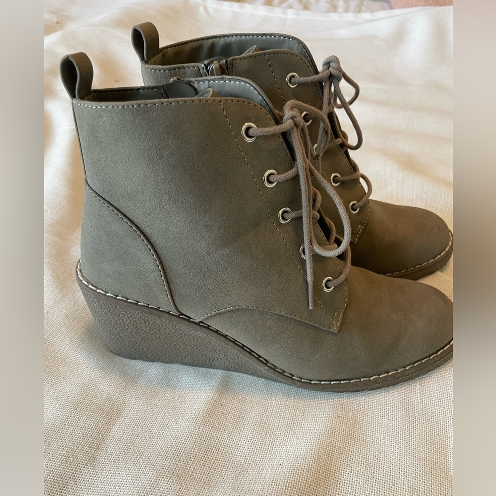 ANA Bramber Women's Tan Lace-Up Ankle Boot Size 7